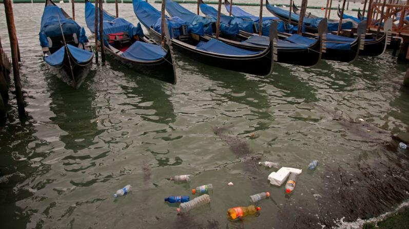 威尼斯河道有污染（威尼斯河道干涸原因）