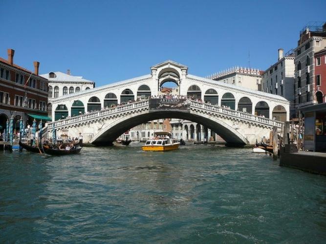 威尼斯情人桥叫什么（威尼斯情人桥叫什么桥）